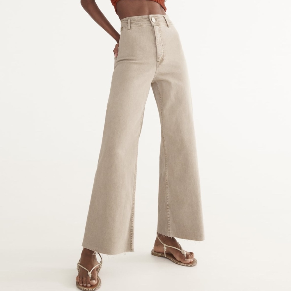Light beige high waisted jean size 6 Zara - used